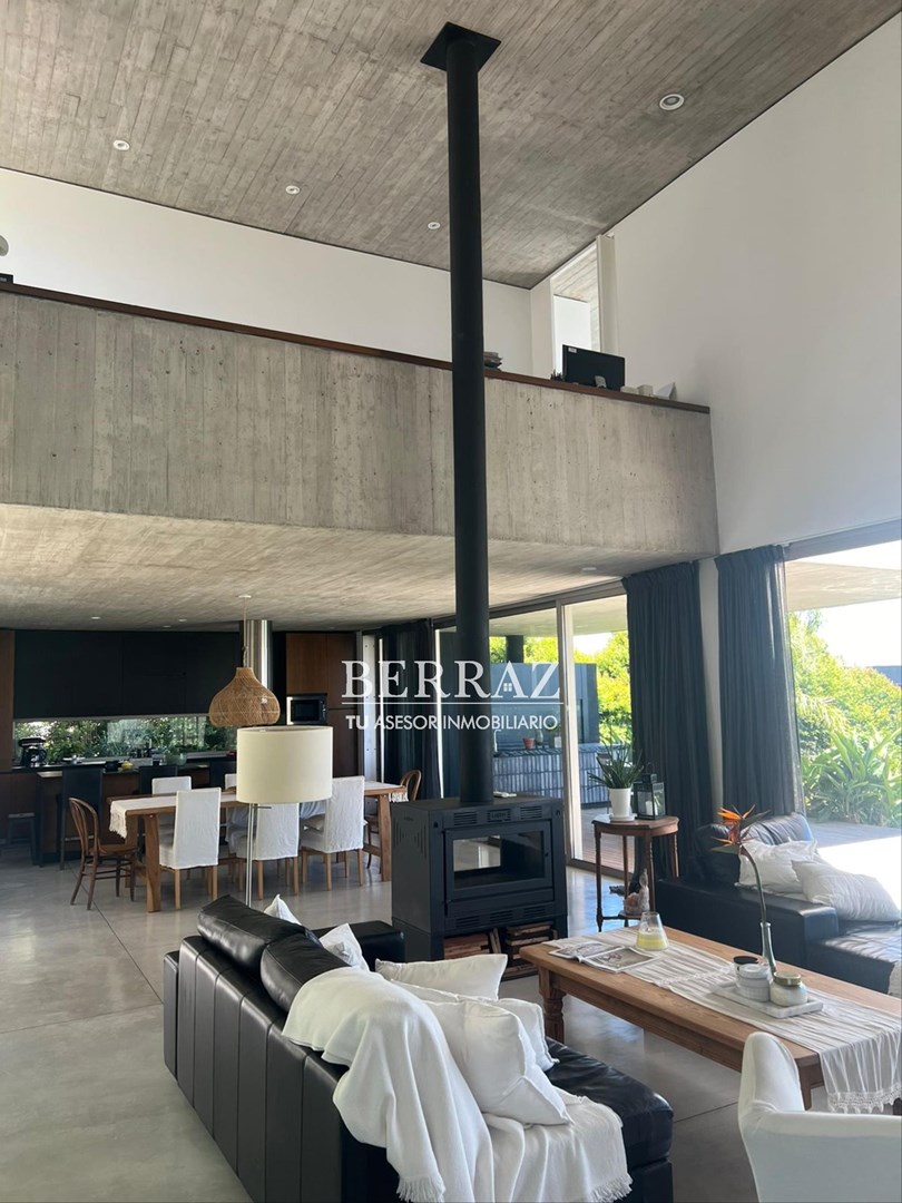 Casa venta al lago en Puertos Muelles Escobar lote de 982,28 m2 
