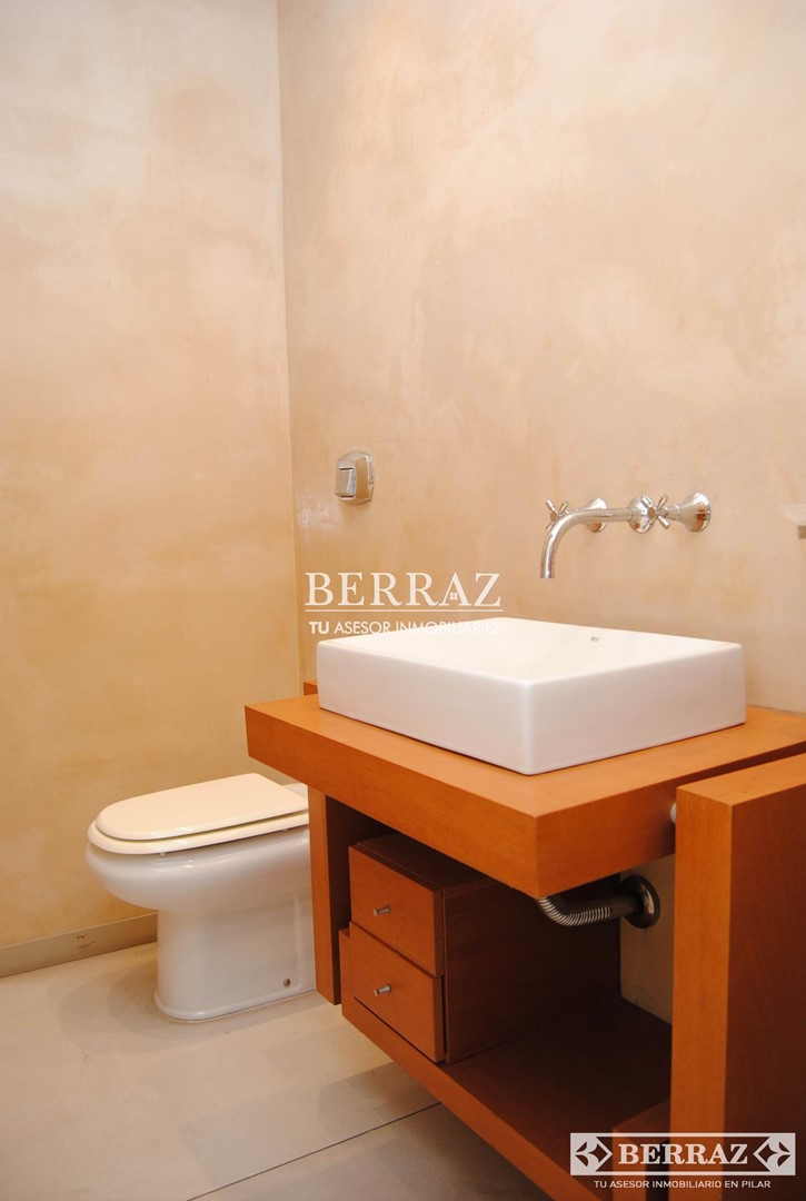 Casa venta 5 ambientes en Ayres De Pilar lote de 1023 m2