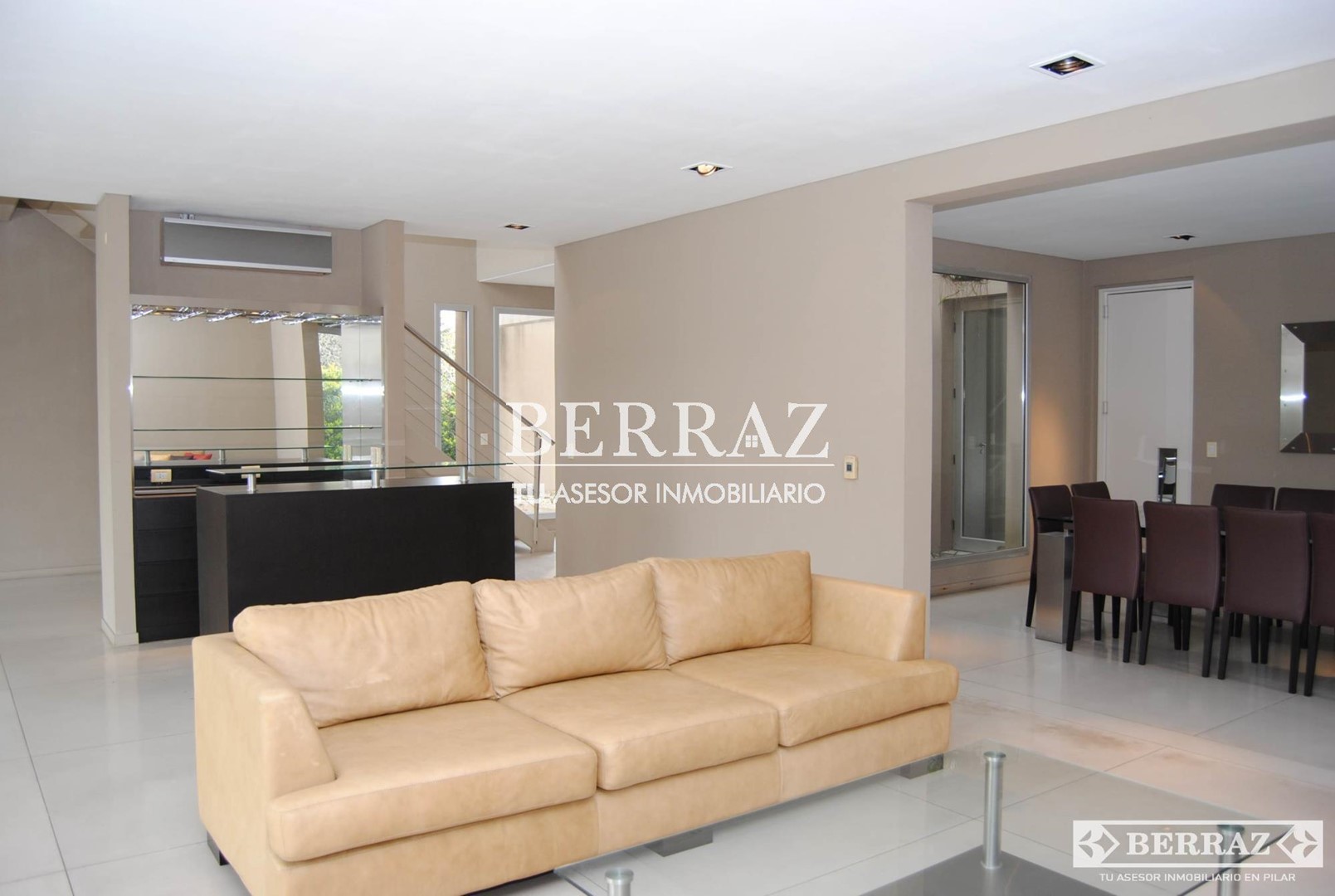 Casa venta 5 ambientes en Ayres De Pilar lote de 1023 m2