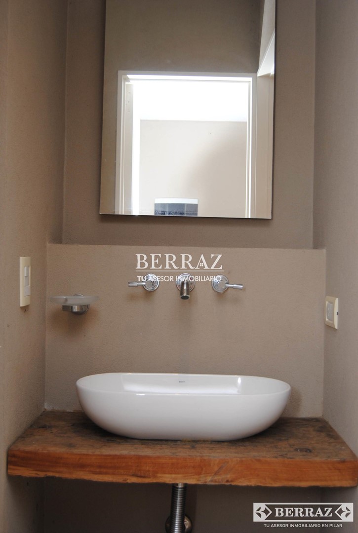 Casa venta 5 ambientes en Ayres De Pilar lote de 1023 m2