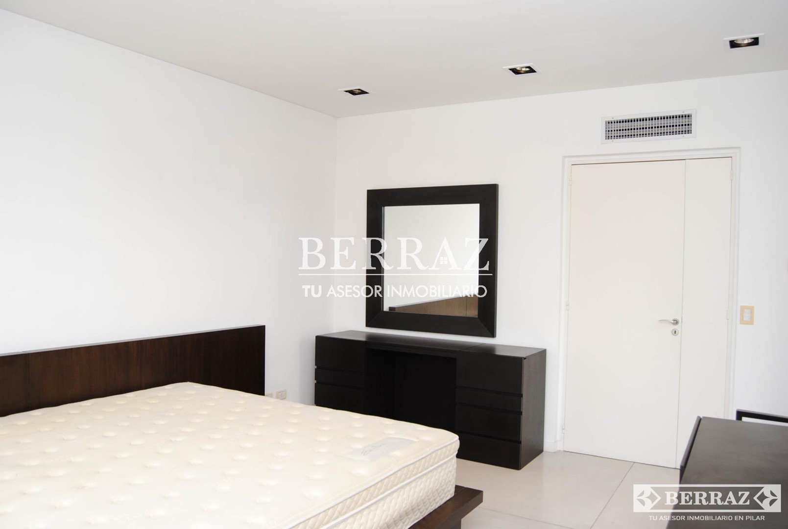 Casa venta 5 ambientes en Ayres De Pilar lote de 1023 m2