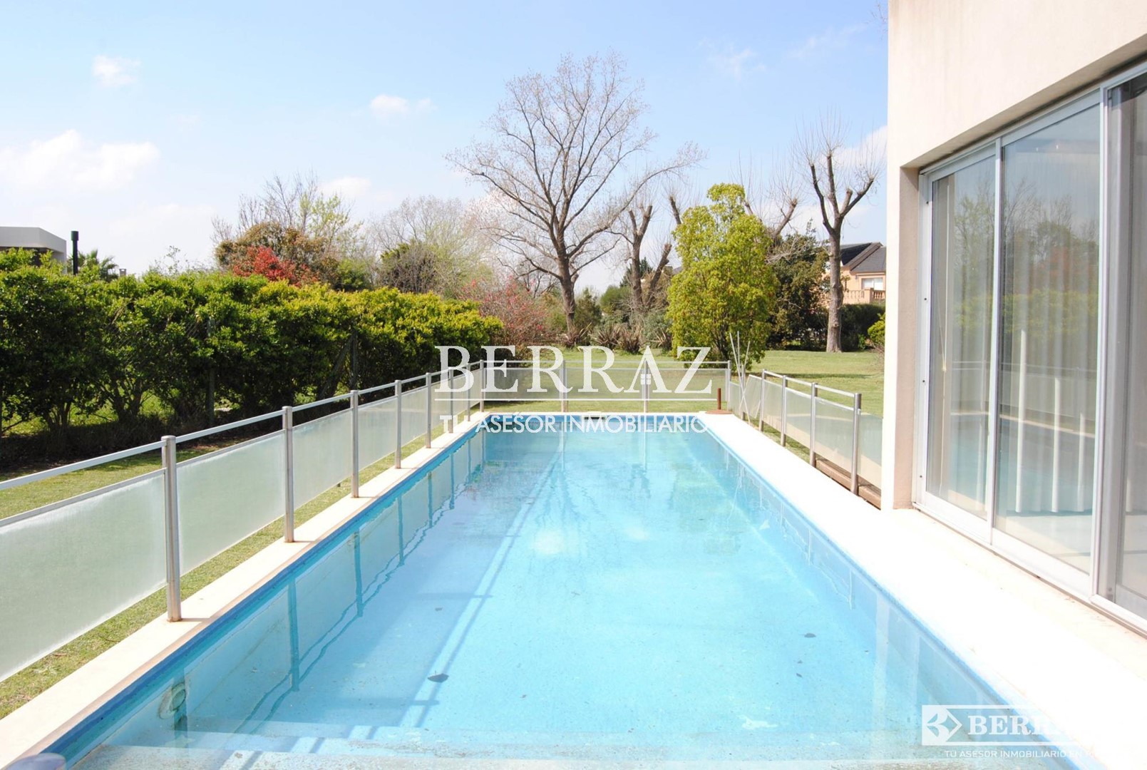 Casa venta 5 ambientes en Ayres De Pilar lote de 1023 m2