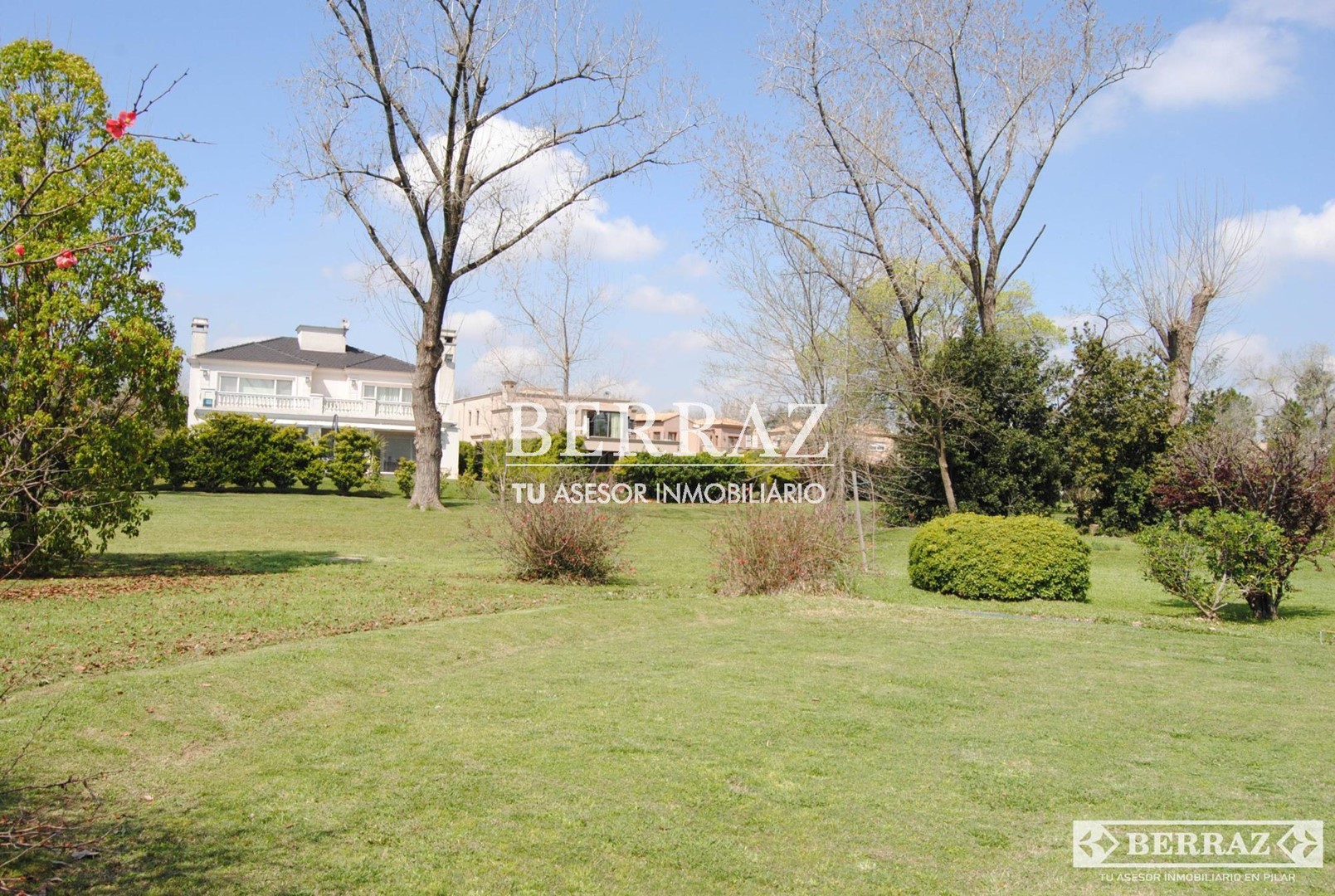 Casa venta 5 ambientes en Ayres De Pilar lote de 1023 m2