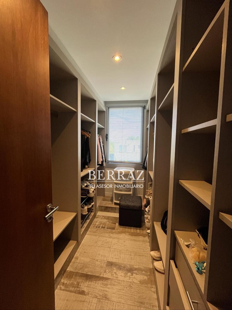 Casa venta 8 ambientes de estilo racionalista moderna en Ayres Plaza Pilar lote de 630 m2