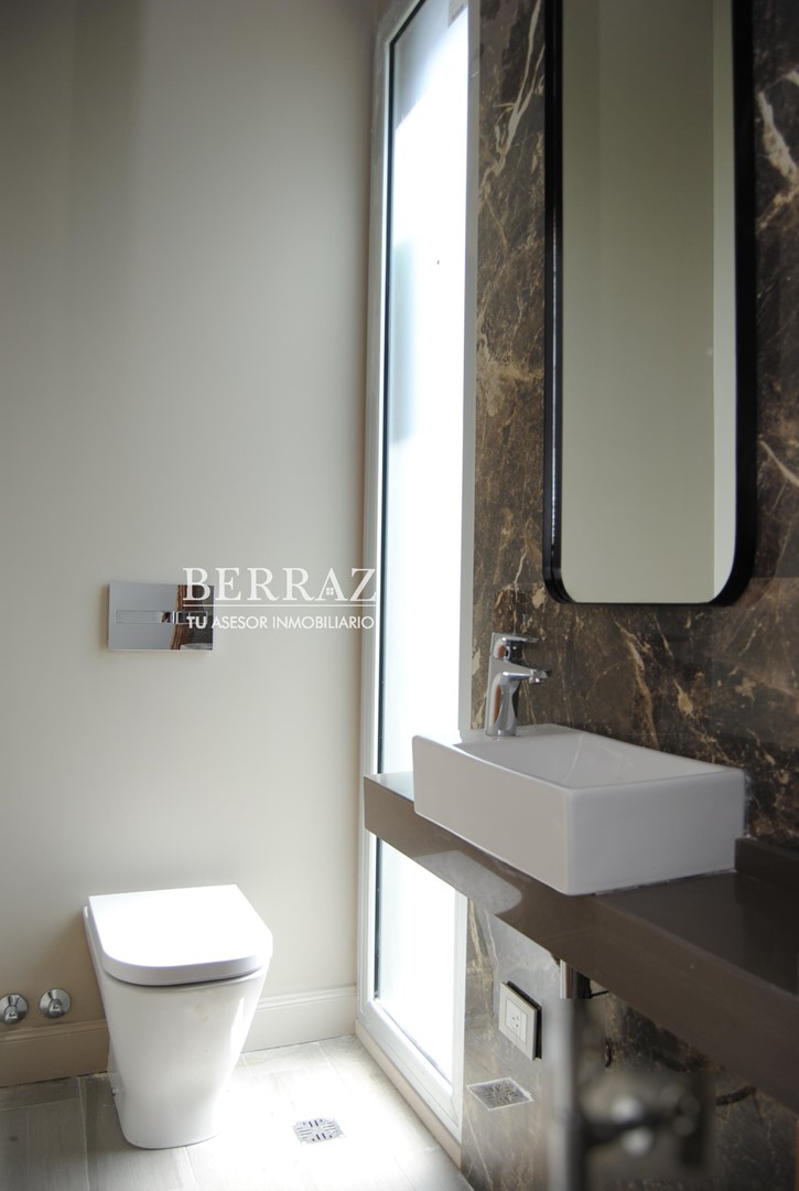 Casa venta estilo racionalista en barrio Ayres Plaza Pilar