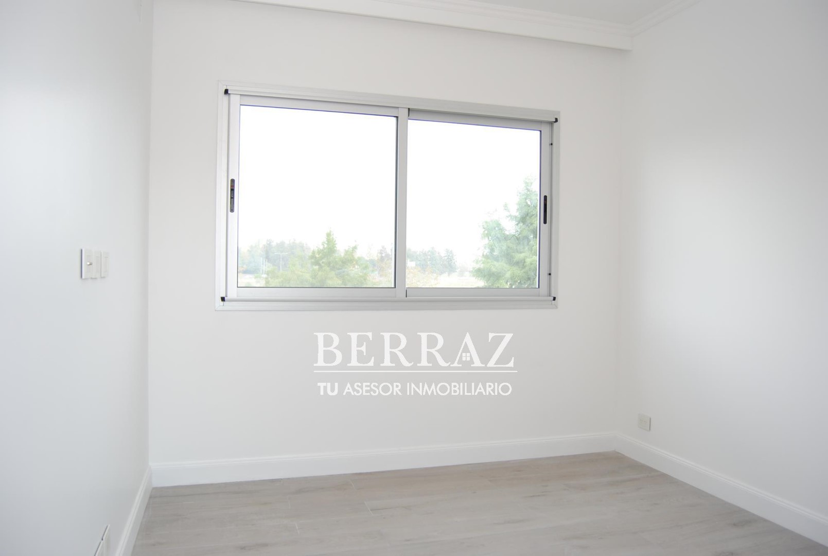 Casa venta estilo racionalista en barrio Ayres Plaza Pilar
