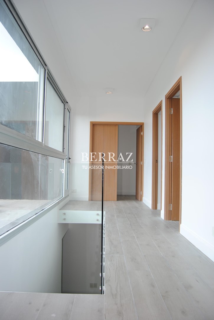 Casa venta estilo racionalista en barrio Ayres Plaza Pilar