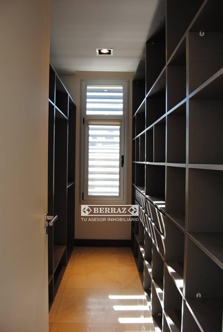 Casa en venta 4 ambientes en barrio Ayres Plaza lote de 608 m2