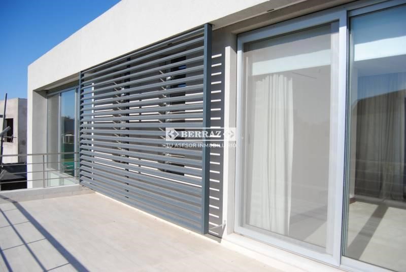 Casa en venta 4 ambientes en barrio Ayres Plaza lote de 608 m2