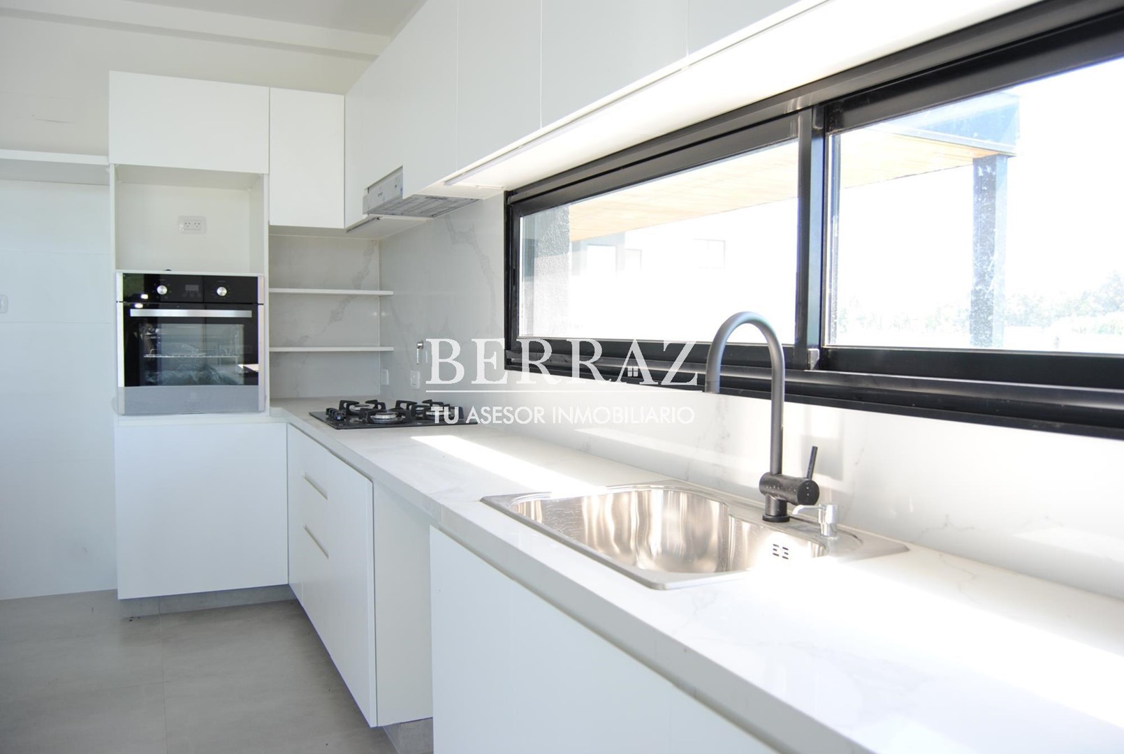 Casa venta 4 ambientes El Canal Villanueva lote de 563,50 m2