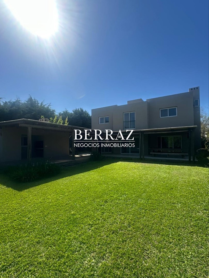 OPORTUNIDAD! Casa Venta 4 ambientes en Saint Matthew's Pilar lote de 800 m2