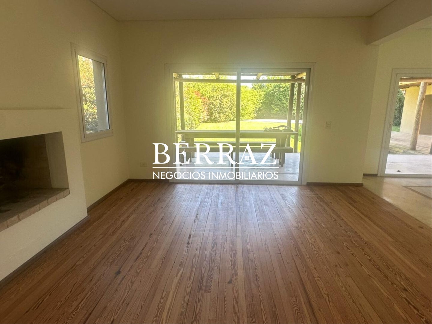 OPORTUNIDAD! Casa Venta 4 ambientes en Saint Matthew's Pilar lote de 800 m2