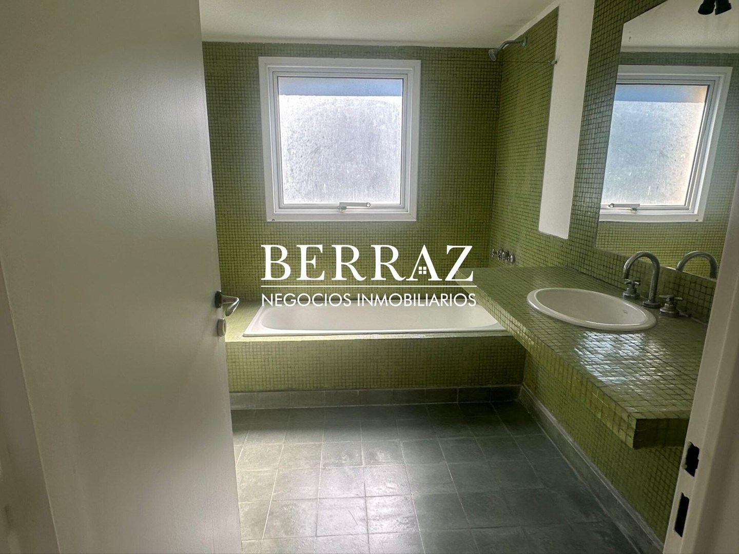OPORTUNIDAD! Casa Venta 4 ambientes en Saint Matthew's Pilar lote de 800 m2