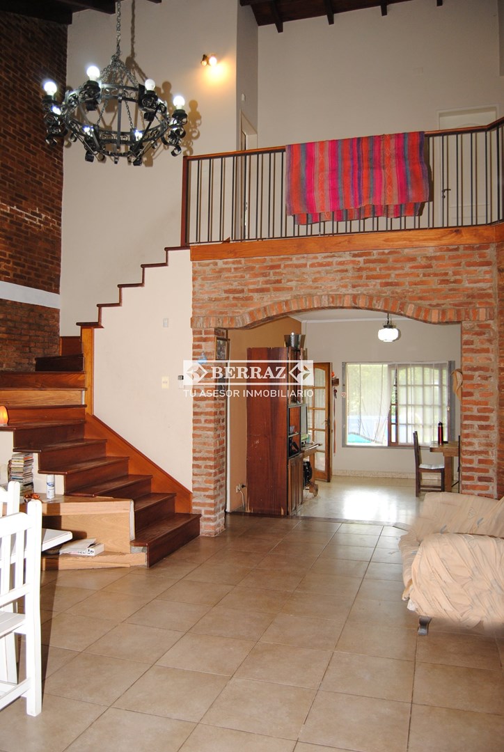 Casa venta 4 ambientes en Montecarlo Pilar Lote de 360 m2