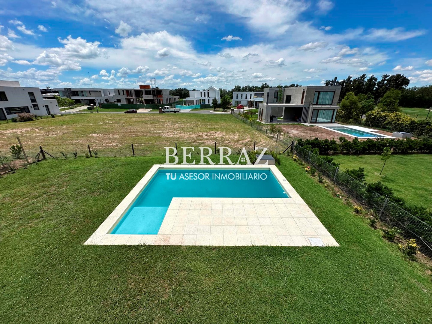 Casa venta 5 ambientes en 2 Plantas en La Calesa Pilará lote de 809 m2