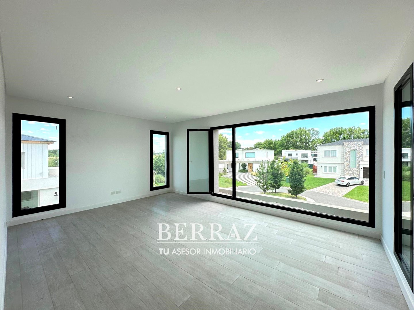 Casa venta 5 ambientes en 2 Plantas en La Calesa Pilará lote de 809 m2