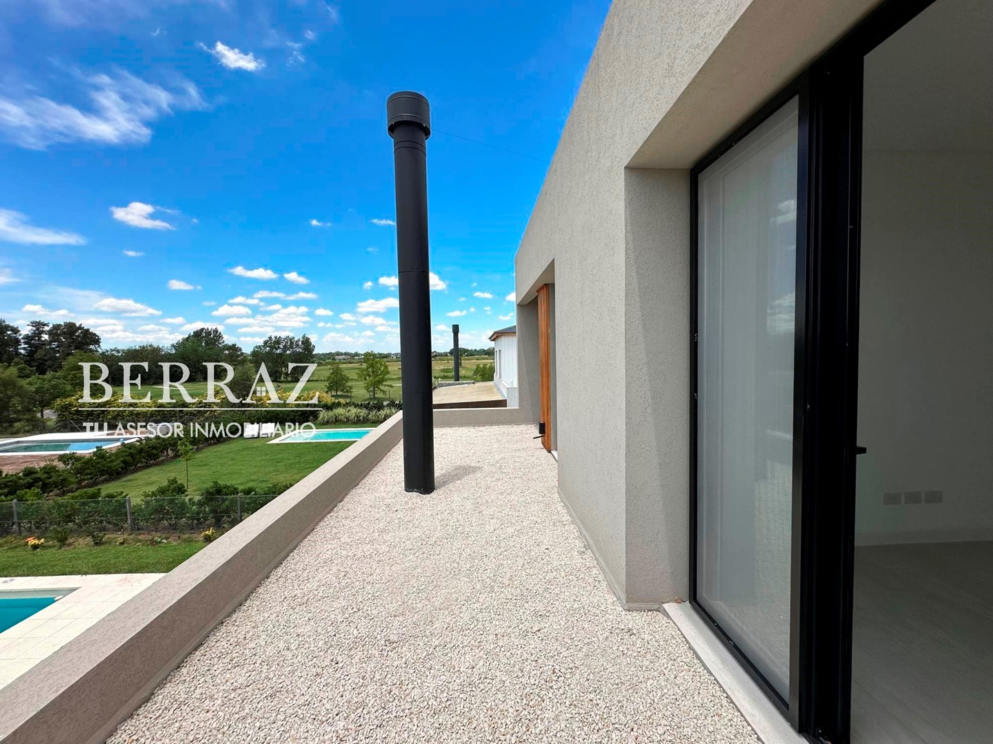 Casa venta 5 ambientes en 2 Plantas en La Calesa Pilará lote de 809 m2