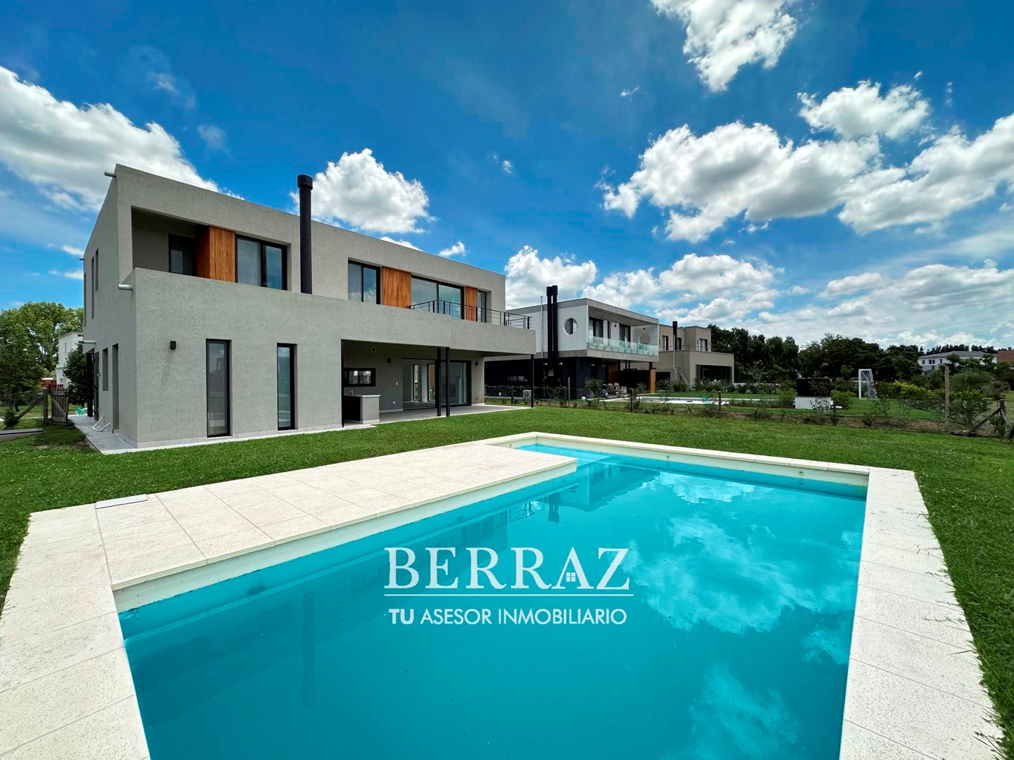 Casa venta 5 ambientes en 2 Plantas en La Calesa Pilará lote de 809 m2