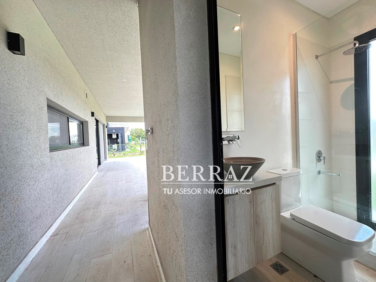 Casa venta 5 ambientes en 2 Plantas en La Calesa Pilará lote de 809 m2