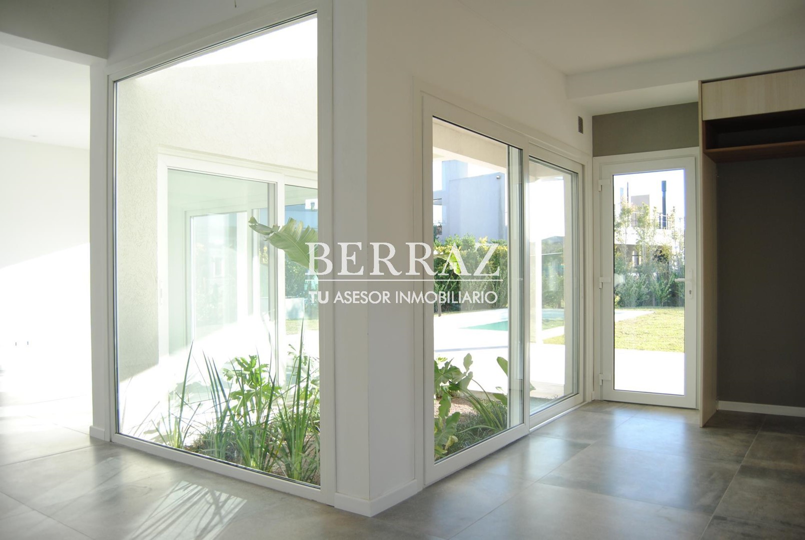 Casa venta 6 ambientes en Ayres Plaza lote de 677 m2
