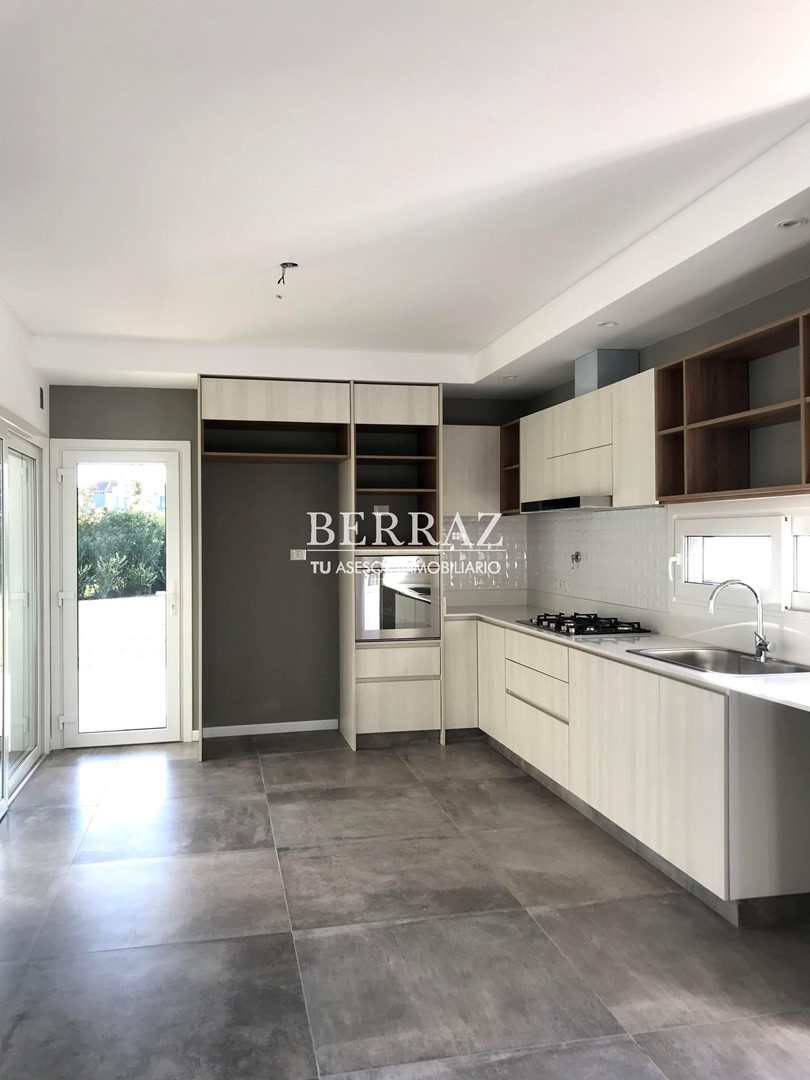 Casa venta 6 ambientes en Ayres Plaza lote de 677 m2