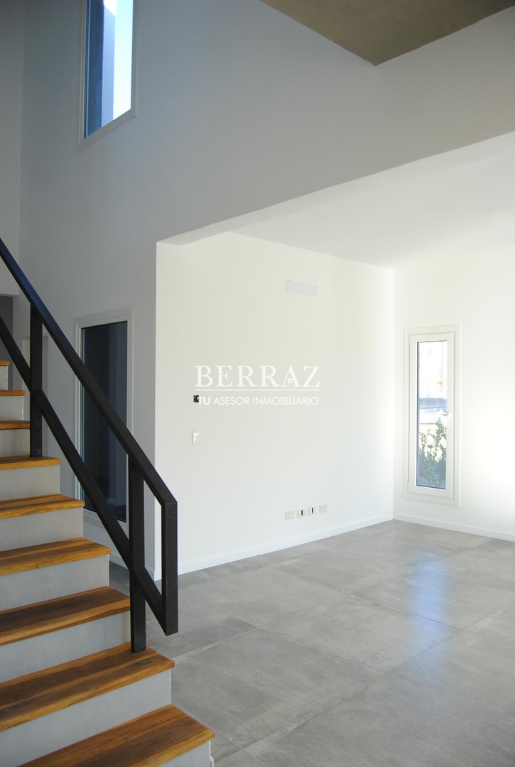 Casa venta 6 ambientes en Ayres Plaza lote de 677 m2
