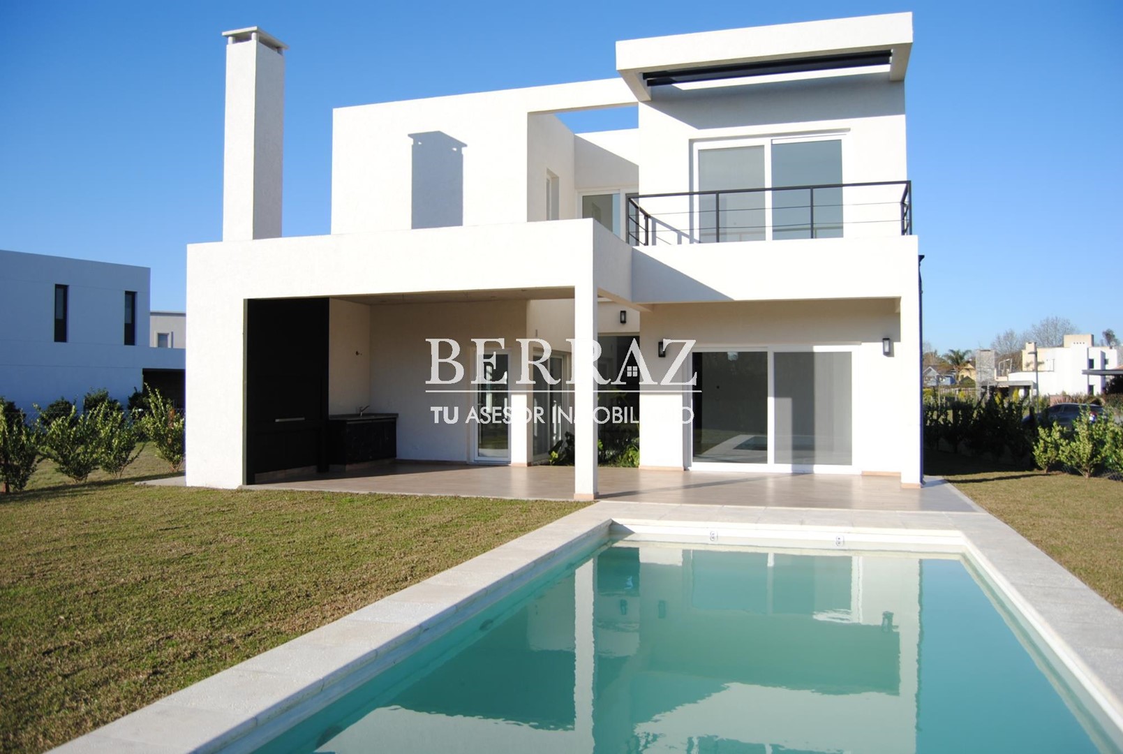 Casa venta 6 ambientes en Ayres Plaza lote de 677 m2