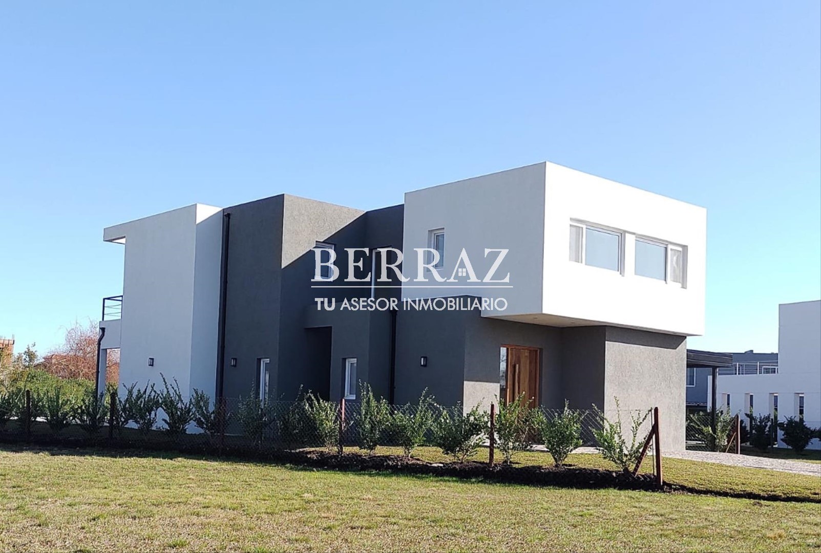 Casa venta 6 ambientes en Ayres Plaza lote de 677 m2