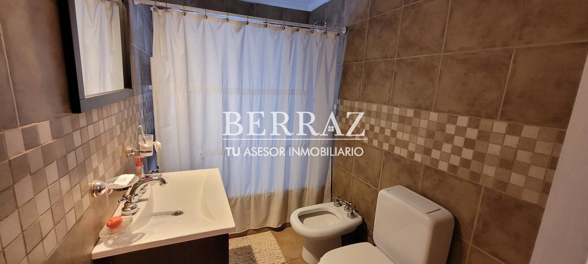 Oportunidad! Casa Venta a la laguna San Isidro Labrador Villanueva