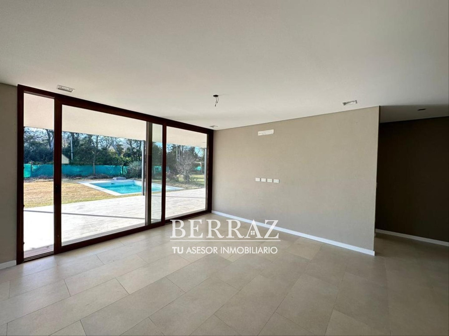 OPORTUNIDAD! CASA VENTA SAN FRANCISCO CC MANZANARES LOTE DE 1055 M2