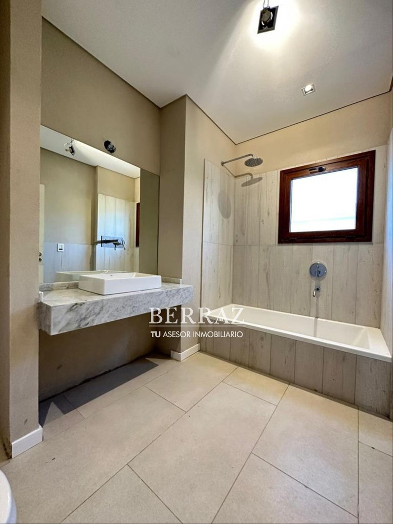 OPORTUNIDAD! CASA VENTA SAN FRANCISCO CC MANZANARES LOTE DE 1055 M2