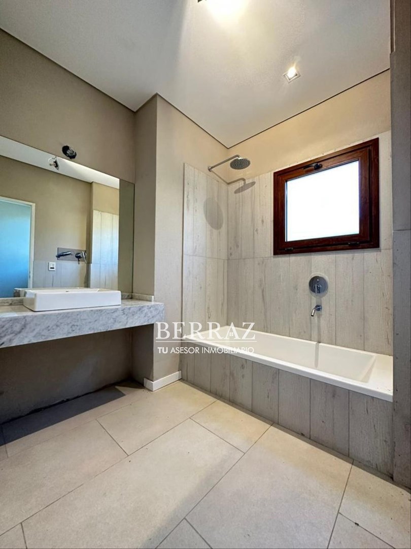 OPORTUNIDAD! CASA VENTA SAN FRANCISCO CC MANZANARES LOTE DE 1055 M2
