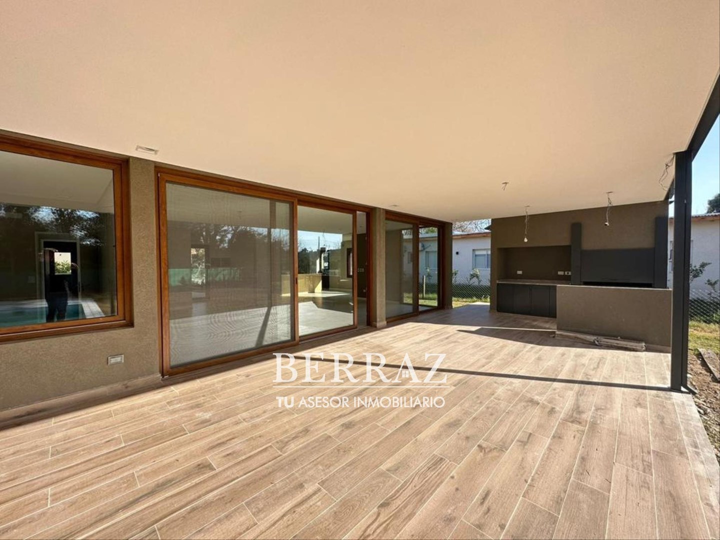 OPORTUNIDAD! CASA VENTA SAN FRANCISCO CC MANZANARES LOTE DE 1055 M2