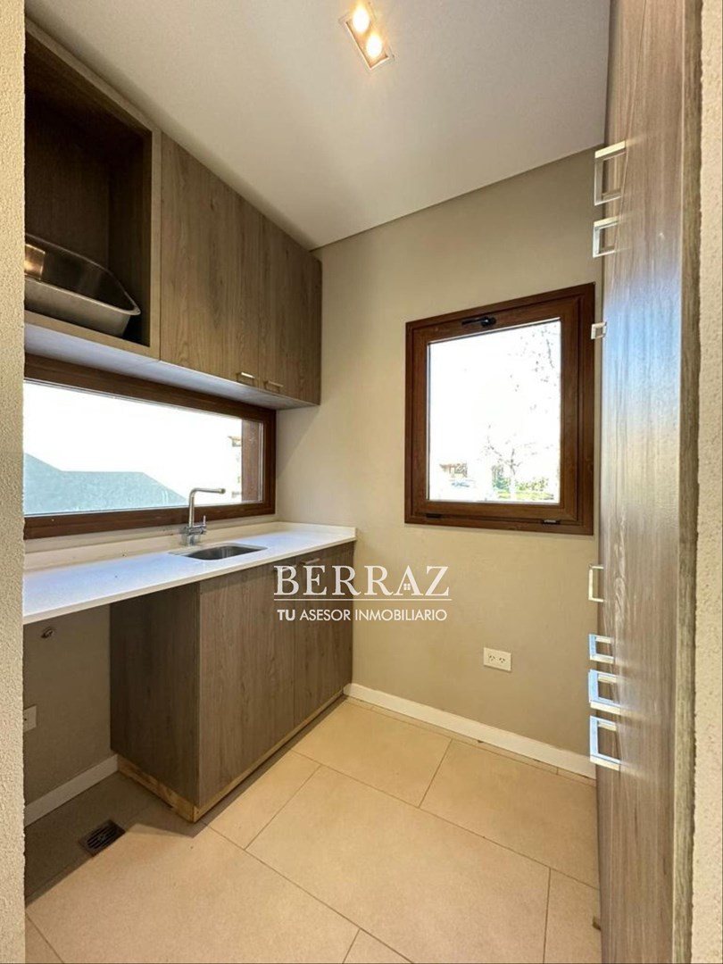 OPORTUNIDAD! CASA VENTA SAN FRANCISCO CC MANZANARES LOTE DE 1055 M2