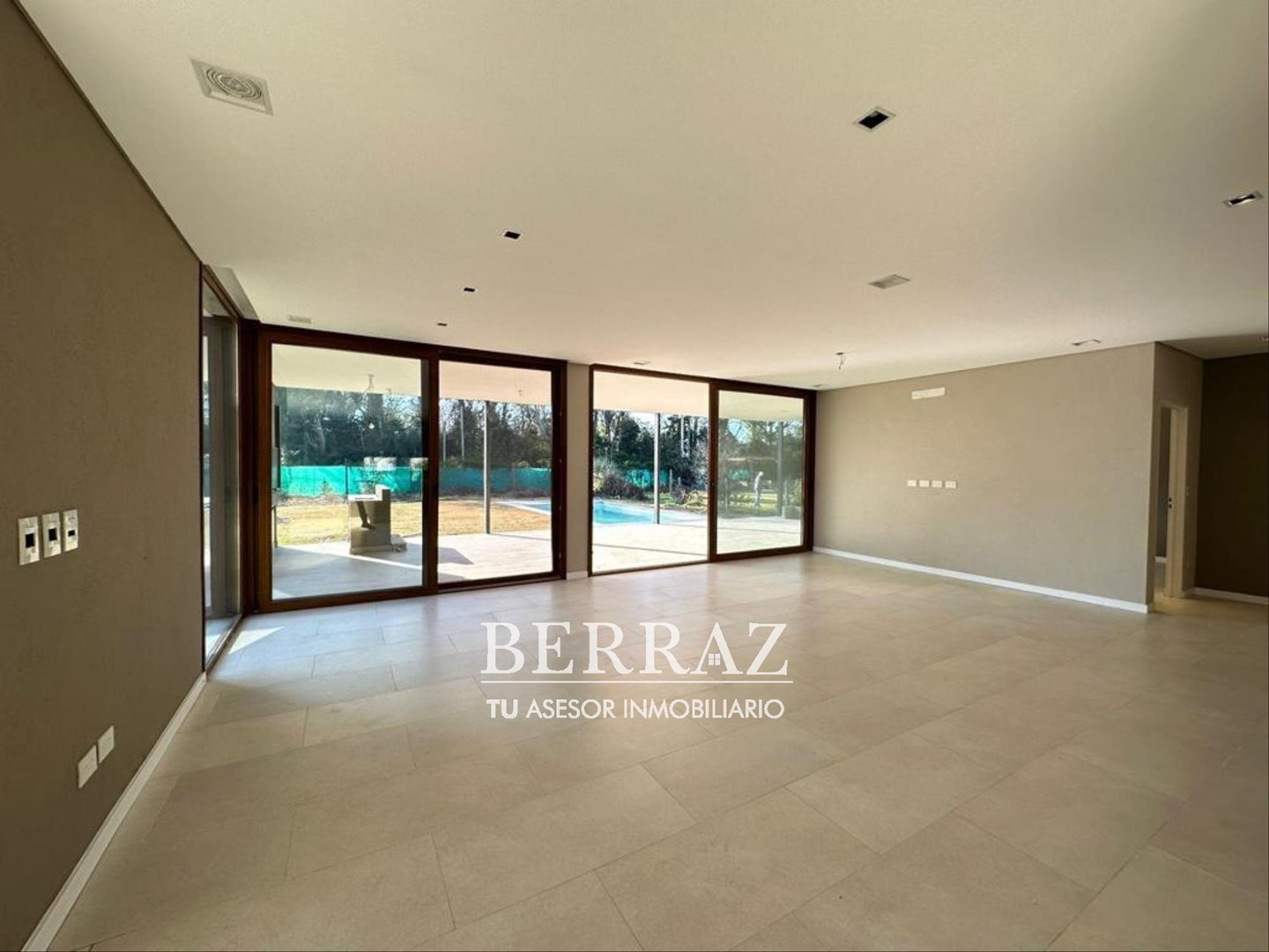 OPORTUNIDAD! CASA VENTA SAN FRANCISCO CC MANZANARES LOTE DE 1055 M2