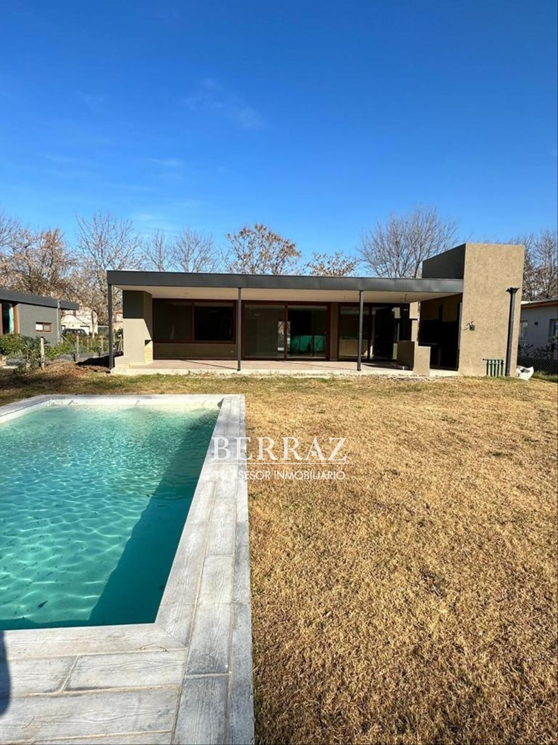 OPORTUNIDAD! CASA VENTA SAN FRANCISCO CC MANZANARES LOTE DE 1055 M2