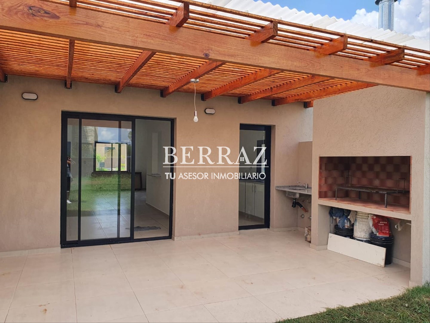 Casa 4 ambientes en venta barrio Los Arces La Cañada Pilar lote de 513 m2