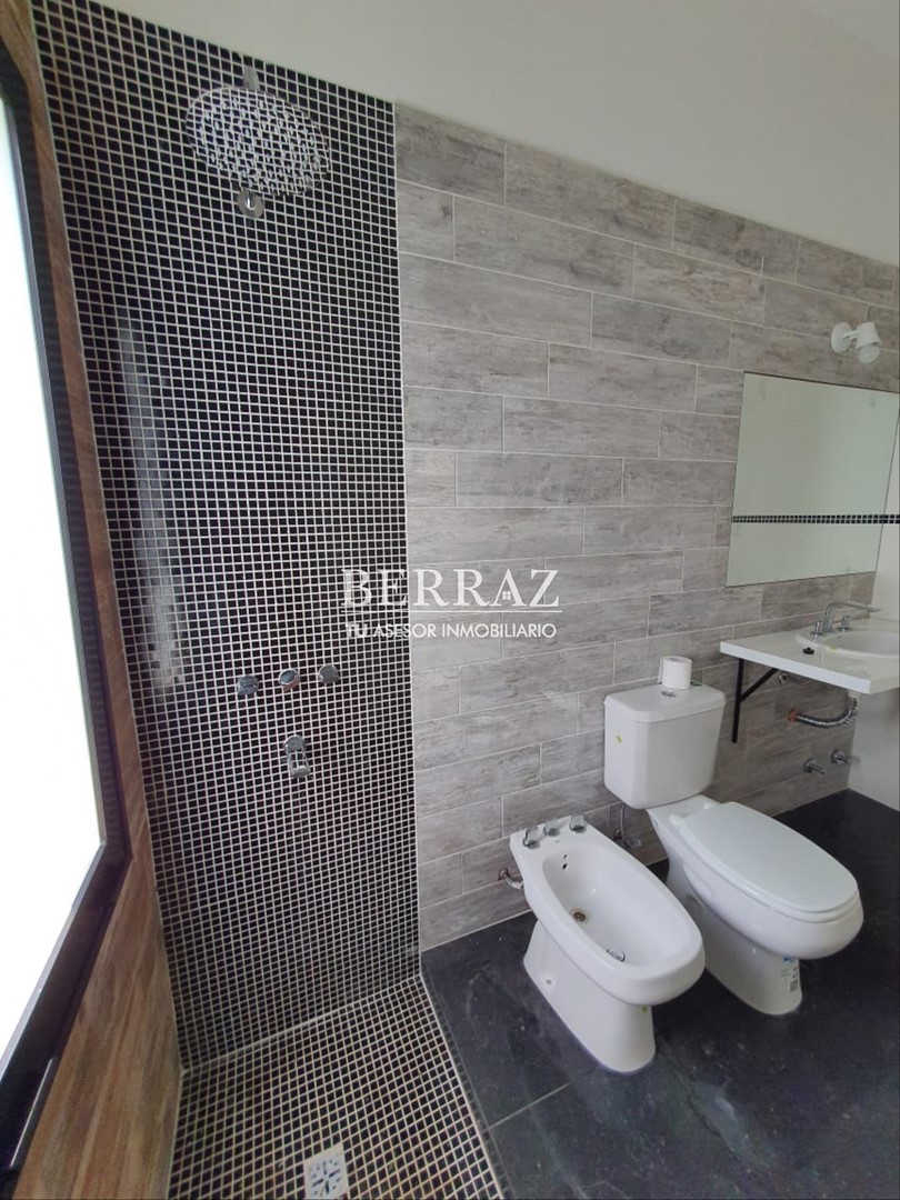 Casa 4 ambientes en venta barrio Los Arces La Cañada Pilar lote de 513 m2