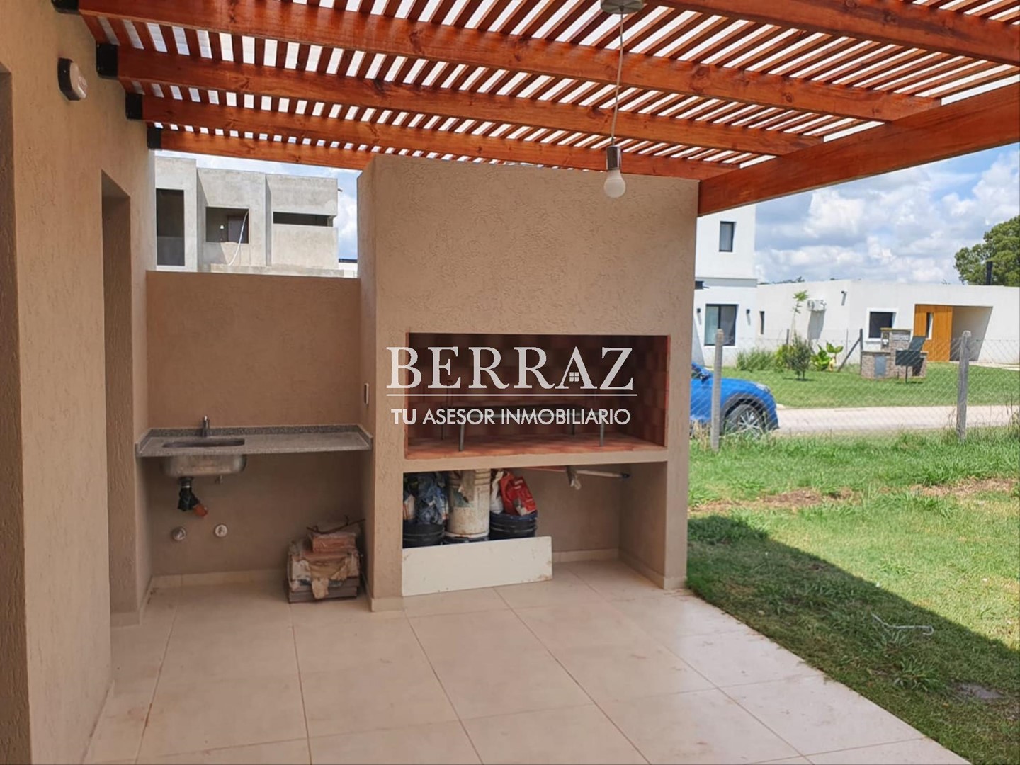 Casa 4 ambientes en venta barrio Los Arces La Cañada Pilar lote de 513 m2
