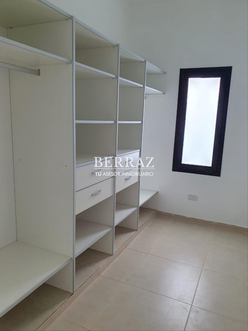 Casa 4 ambientes en venta barrio Los Arces La Cañada Pilar lote de 513 m2