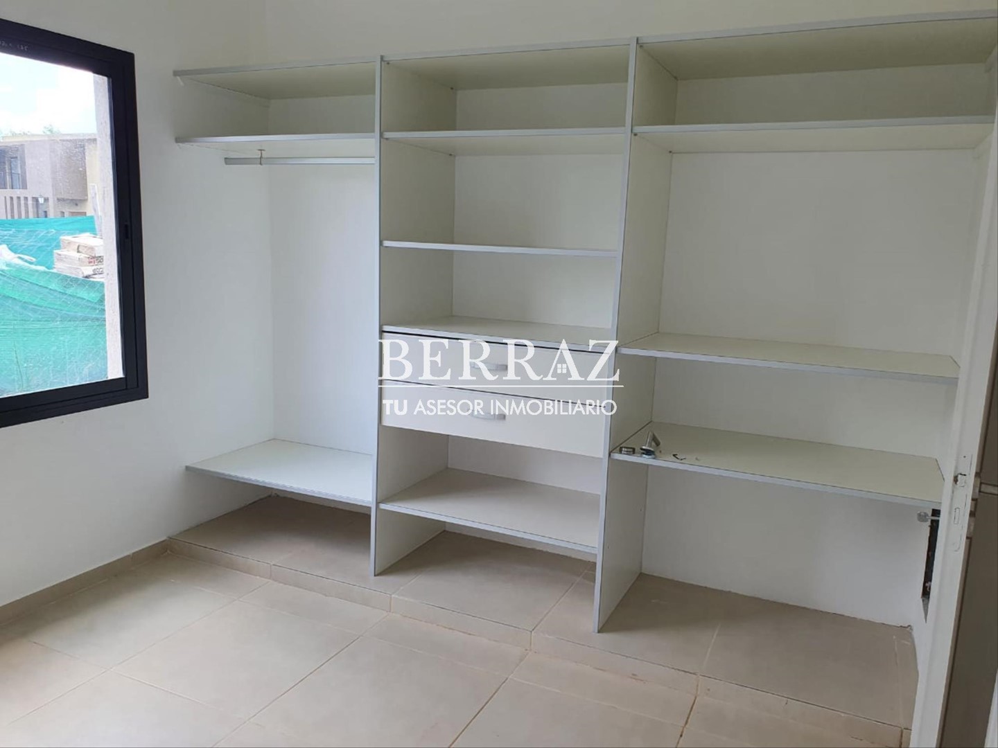 Casa 4 ambientes en venta barrio Los Arces La Cañada Pilar lote de 513 m2