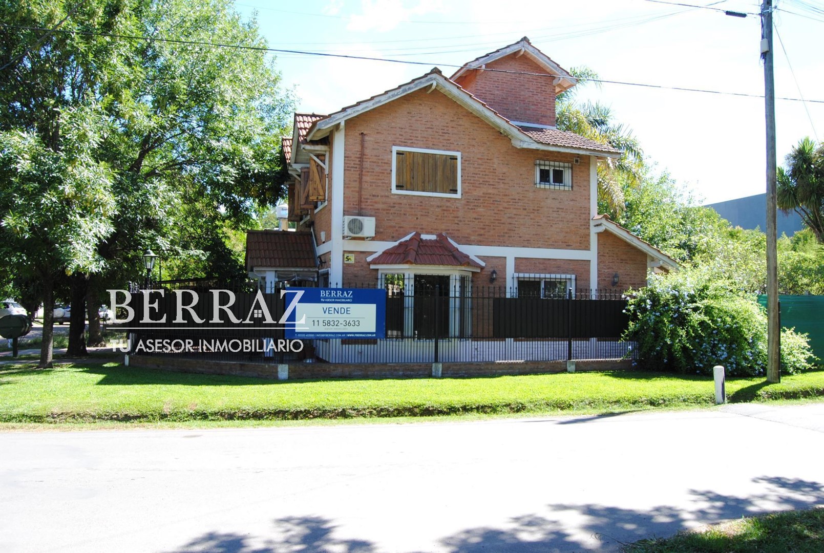 Venta Casa De Vicenzo Chico Lote de 195 m2 Pilar
