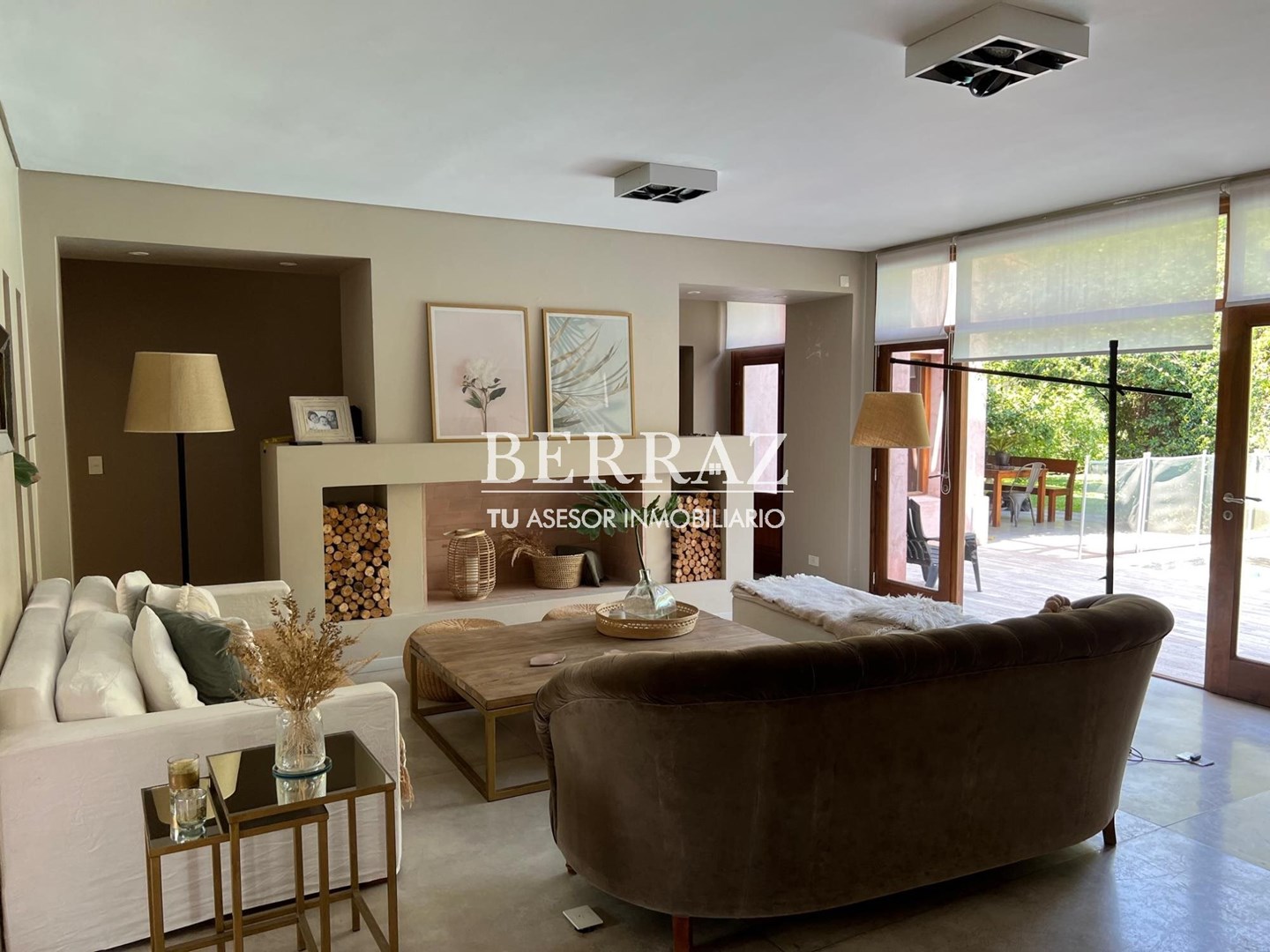 Casa venta 8 ambientes en Ayres De Pilar lote de 910 m2