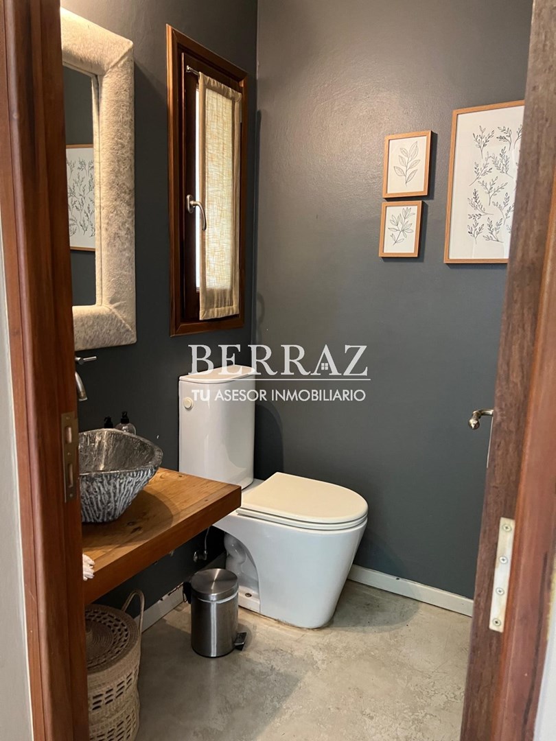 Casa venta 8 ambientes en Ayres De Pilar lote de 910 m2