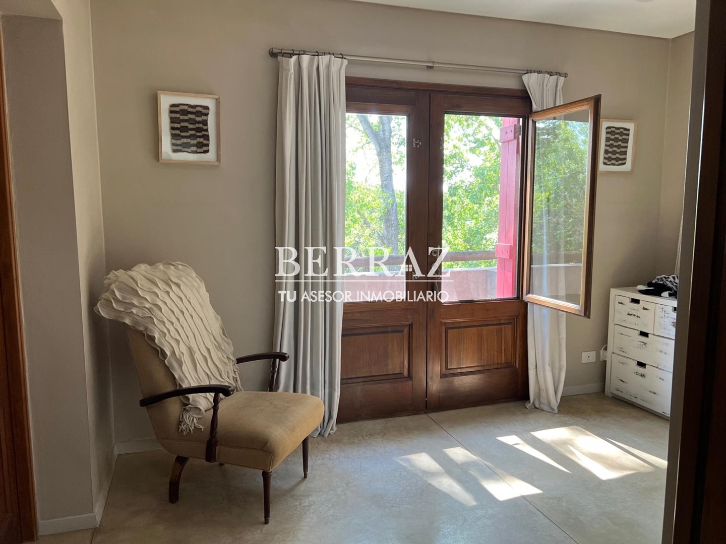 Casa venta 8 ambientes en Ayres De Pilar lote de 910 m2