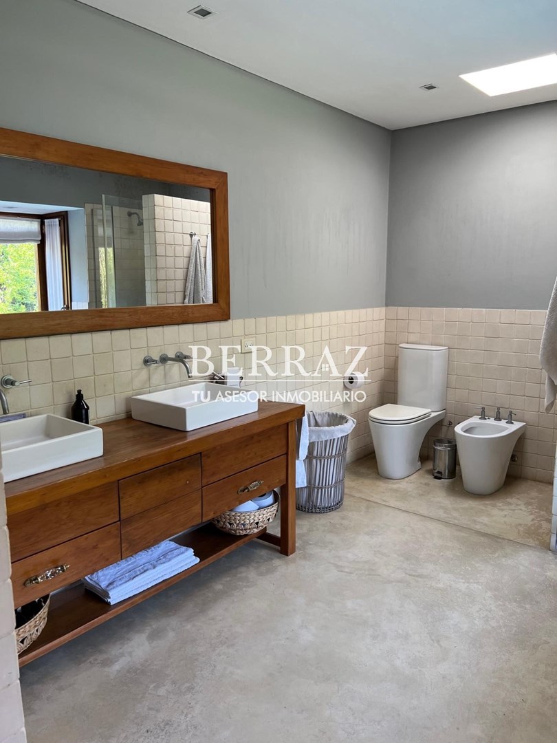 Casa venta 8 ambientes en Ayres De Pilar lote de 910 m2