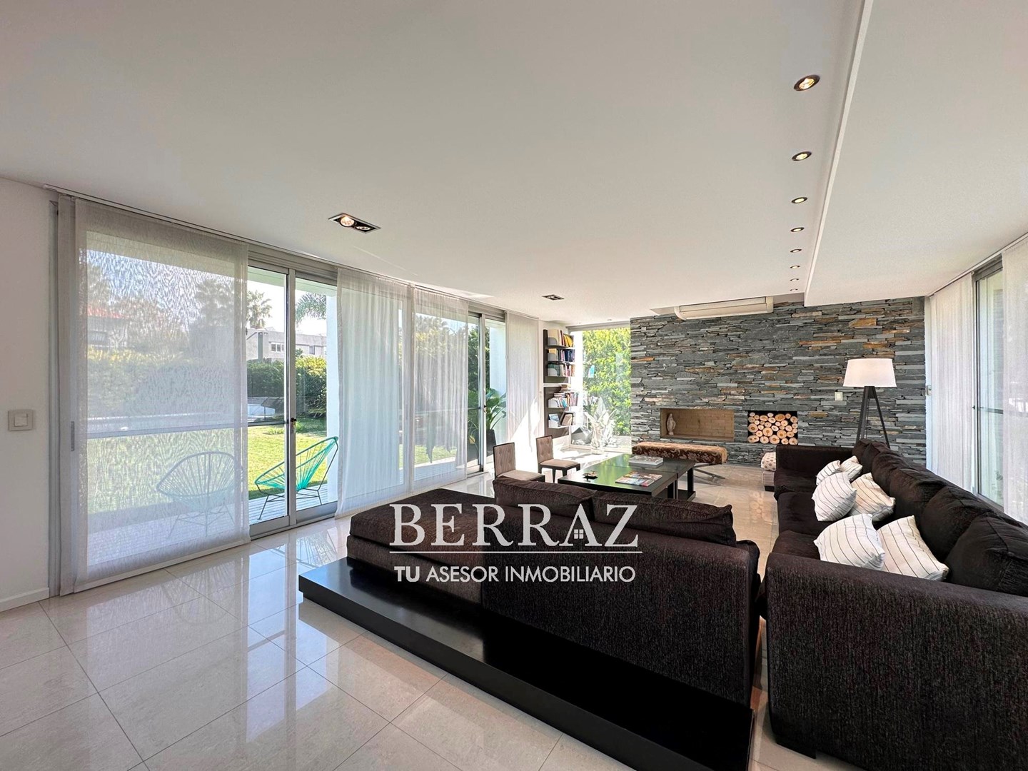 Casa 5 AMB en Venta Barrio La Pradera II Pilar Estilo Racionalista