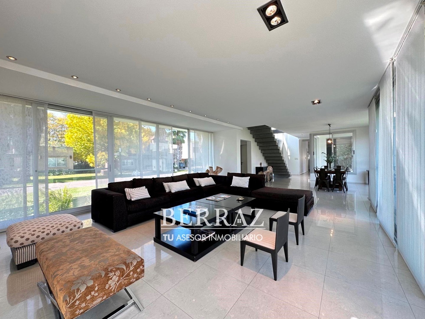 Casa 5 AMB en Venta Barrio La Pradera II Pilar Estilo Racionalista