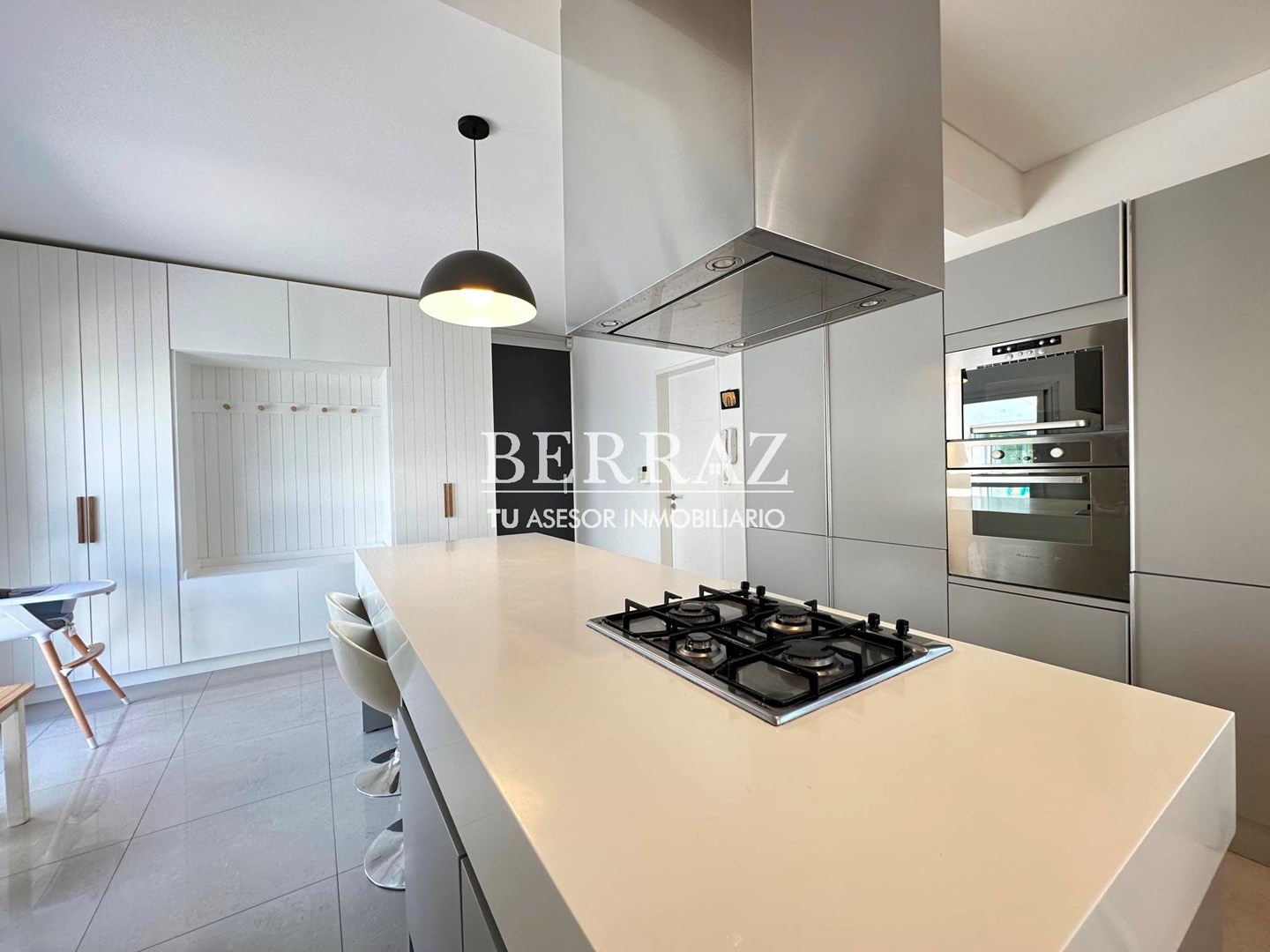 Casa 5 AMB en Venta Barrio La Pradera II Pilar Estilo Racionalista