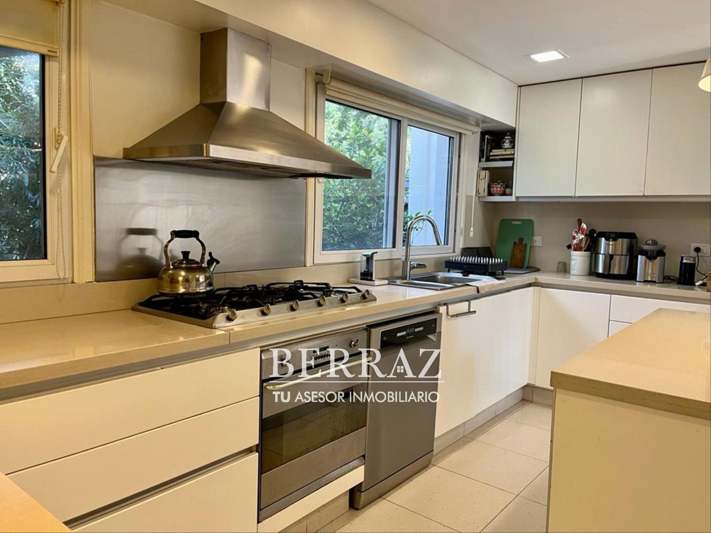 CASA EN VENTA TORTUGAS COUNTRY CLUB PILAR LOTE DE 1950 M2